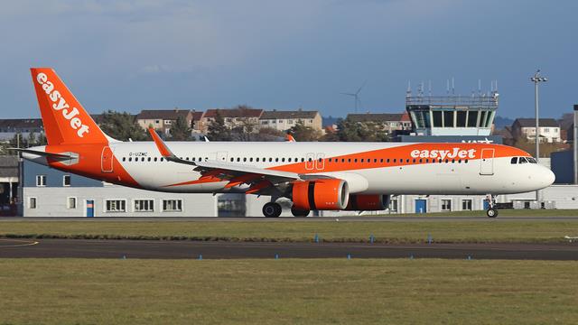 G-UZMC:Airbus A321:EasyJet